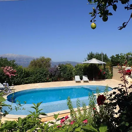 2 Sharing Garden And Pool * Dhrépanos